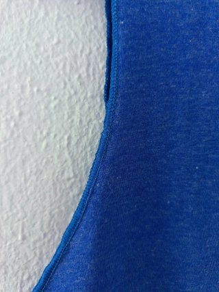 Maglietta blu con elefanti taglia M
