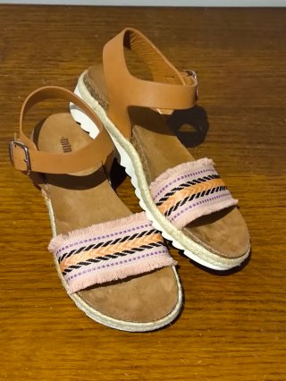 Sandalias Mustang Talla 37