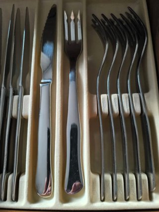 Set cubiertos chuleteros 6+6 Inox en caja madera