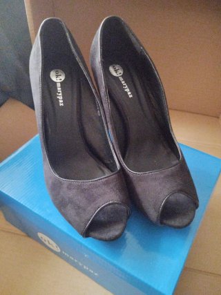 Zapatos Maripaz plataforma negro.