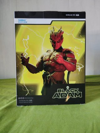 Figuras DC Multiverse Sabbac y Witcher Kikimora