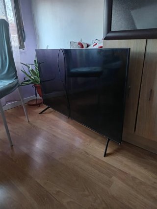 Televisor con panel de pantalla dañada