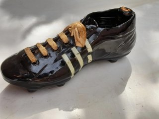 Botella bota de fútbol destilerías GARNIER.