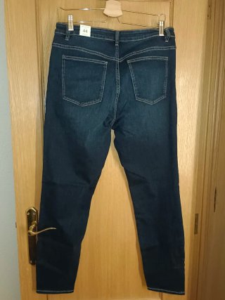Pantalón vaquero pitillo elastico talla 44