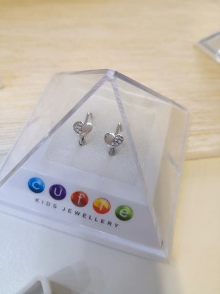 Pendientes Corazón Oro Blanco Diamantes niña