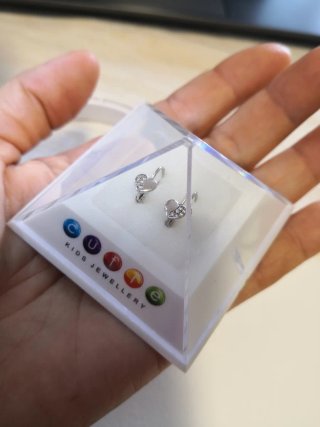 Pendientes Corazón Oro Blanco Diamantes niña