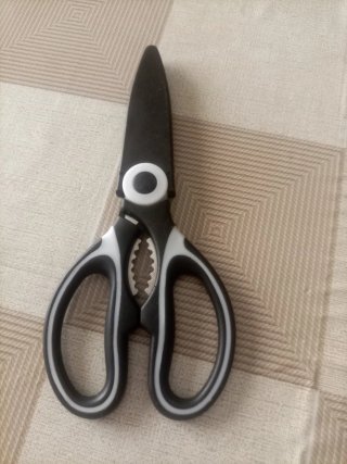 Forbici da cucina nere e bianche