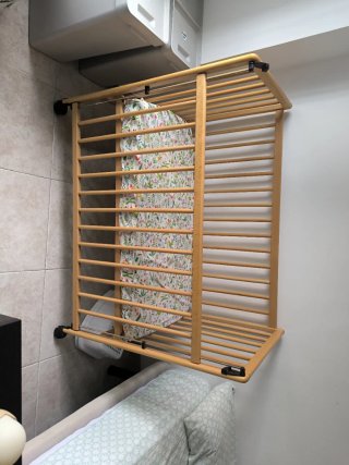 Cuna de bebé de madera