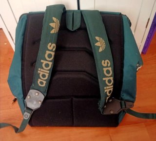 Mochila Adidas Verde y Roja