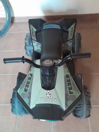 Quad eléctrico infantil FEBER
