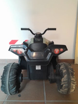 Quad eléctrico infantil FEBER