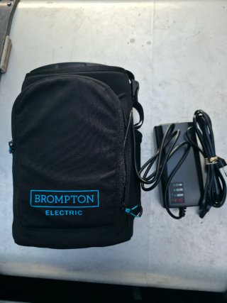 Bicicleta electrica Brompton C line plegable azul