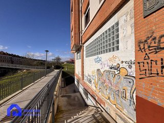 Local comercial en venta en Vallobín - La Florida en Oviedo