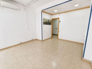 Local comercial en venta en Sant Josep en Hospitalet de Llobregat, L´
