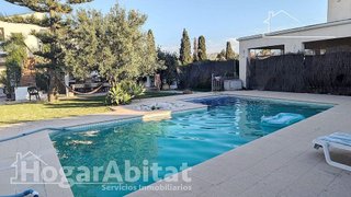 Chalet en venta en Oliva Playa en Oliva