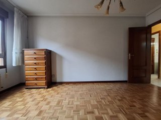 Piso en alquiler en El Llano en Gijón