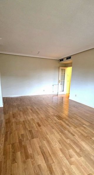 Piso en alquiler en Valdemarín en Madrid