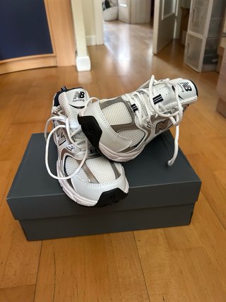 New Balance 530 Plata y Blanco