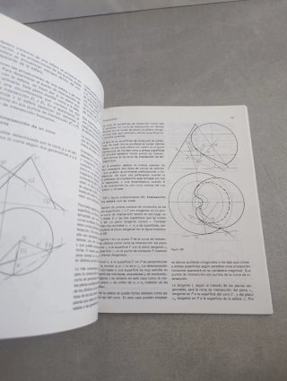 GEOMETRÍA DESCRIPTIVA CON FIGURAS ESTEREOSCÓPICAS