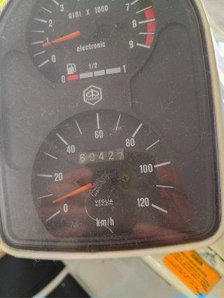 Vespa Cosa 200cc Beige. MOTOR CON 2.000 kms.
