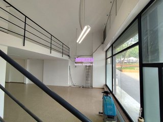 Local comercial en venta en Montigalà -Sant Crist en Badalona