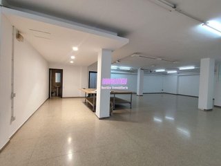 Local comercial en venta en Montigalà -Sant Crist en Badalona