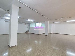 Local comercial en venta en Montigalà -Sant Crist en Badalona