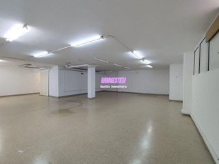 Local comercial en venta en Montigalà -Sant Crist en Badalona