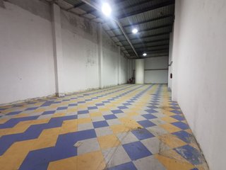 Nave industrial en venta en Palacio de Congresos - Urbadiez - Entrepuentes en Sevilla