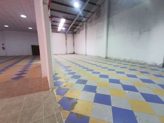 Nave industrial en venta en Palacio de Congresos - Urbadiez - Entrepuentes en Sevilla
