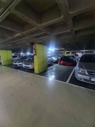 Garaje en venta en Can Serra en Hospitalet de Llobregat, L´