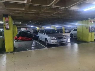 Garaje en venta en Can Serra en Hospitalet de Llobregat, L´