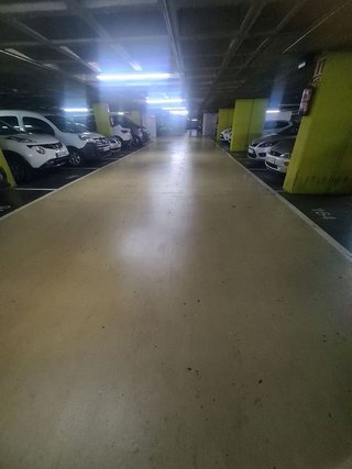 Garaje en venta en Can Serra en Hospitalet de Llobregat, L´
