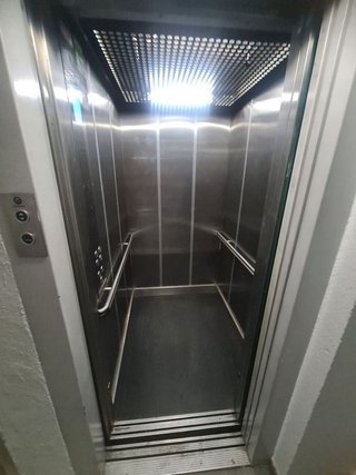 Garaje en venta en Can Serra en Hospitalet de Llobregat, L´