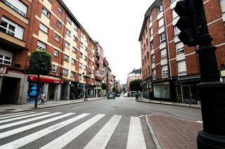 Local comercial en alquiler en Milán - Pumarín - Teatinos en Oviedo
