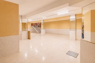 Local comercial en alquiler en Milán - Pumarín - Teatinos en Oviedo