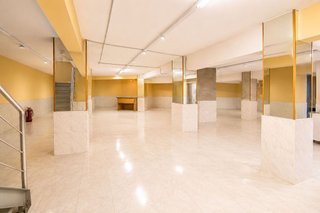 Local comercial en alquiler en Milán - Pumarín - Teatinos en Oviedo