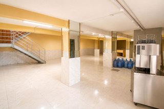 Local comercial en alquiler en Milán - Pumarín - Teatinos en Oviedo