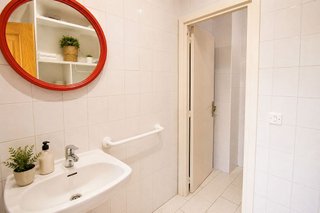 Local comercial en alquiler en Milán - Pumarín - Teatinos en Oviedo
