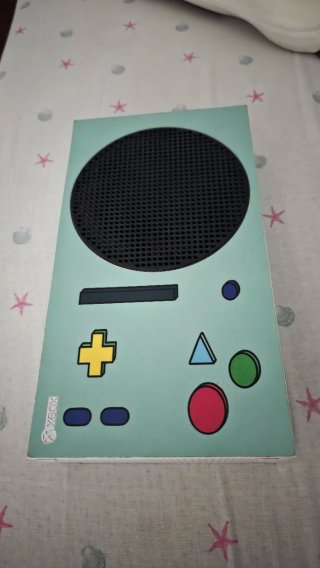 Xbox Series S 512GB con skin BMO