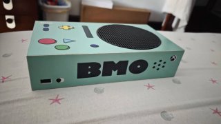 Xbox Series S 512GB con skin BMO