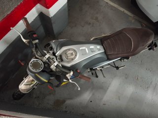 FB Mondial 125 cc Naked Marrón/Gris