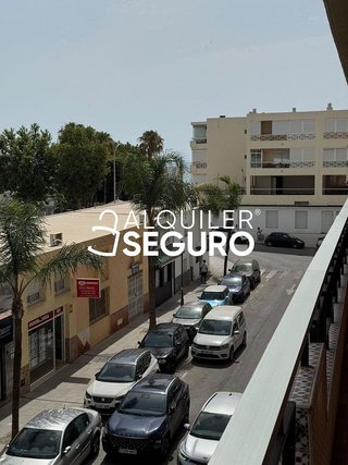 Piso en alquiler en La Carihuela en Torremolinos