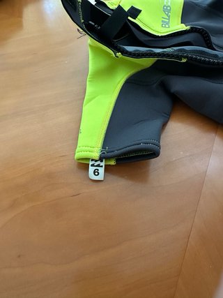 Neopreno Billabong niño talla 6