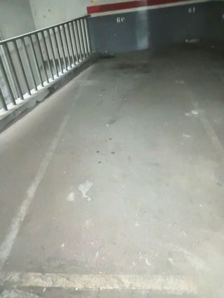 Garaje en venta en Les Planes en Hospitalet de Llobregat, L´