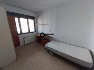Piso en alquiler en Hospital - Parque sur en Albacete