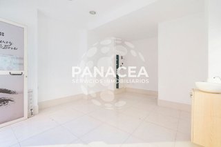 Local comercial en venta en Plaza de Toros - Santa Rita en Almería