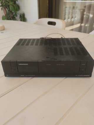 Receptor Satélite Grundig STR 22a Analógic y mando