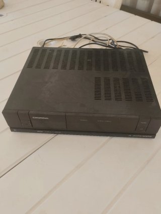 Receptor Satélite Grundig STR 22a Analógic y mando