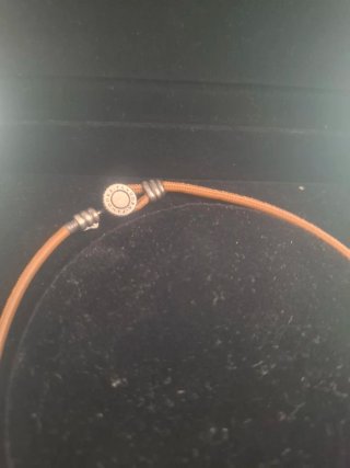 Collar Pandora Cuero Marrón con Charm Arcoíris
